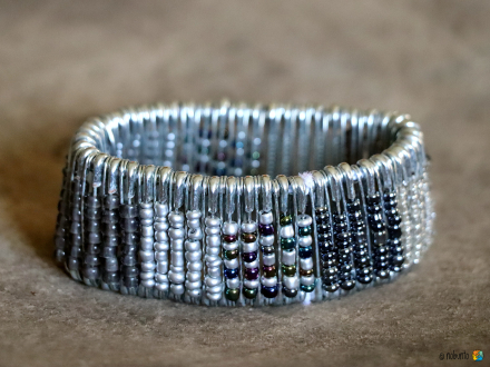 Armband SAFETY PINS silber-grau