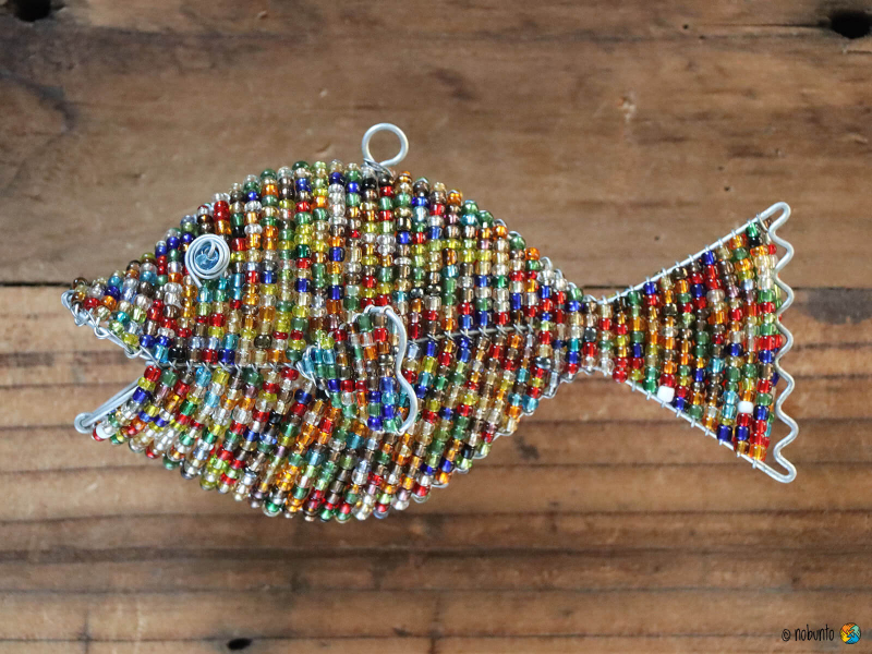 FISCH 13 cm aus Draht & Perlen